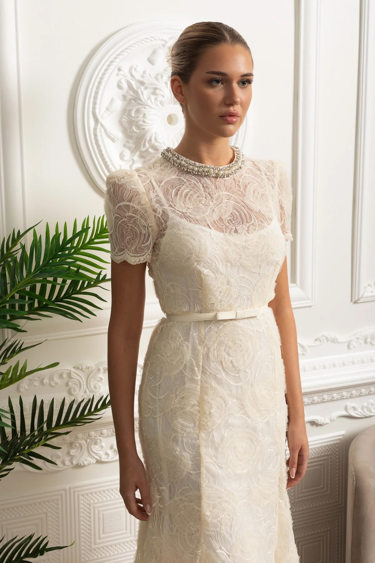Midi Lace Dress with Short Sleeves and Delicate Waist Belt - Ivoire - ICYBOO