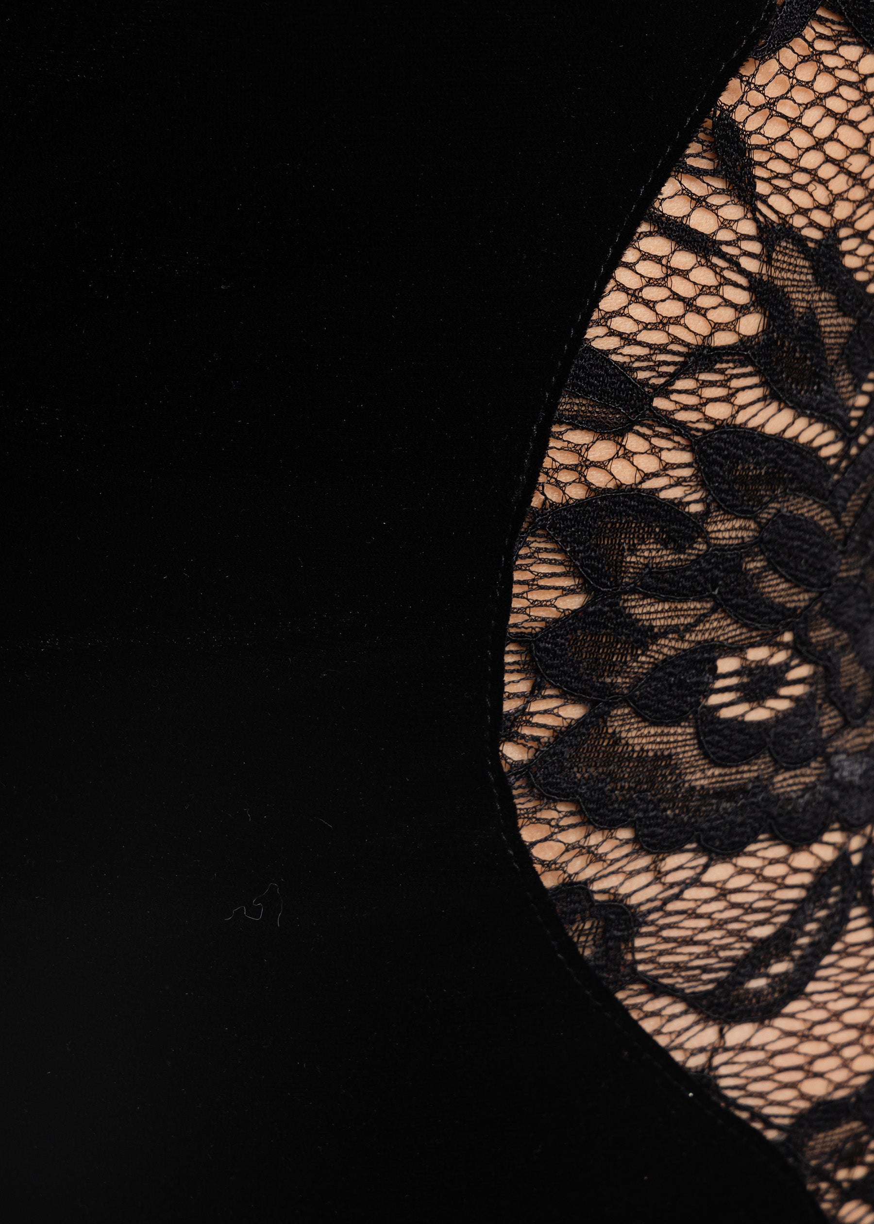 Broken Love Velvet Mini Dress - Black ICYBOO