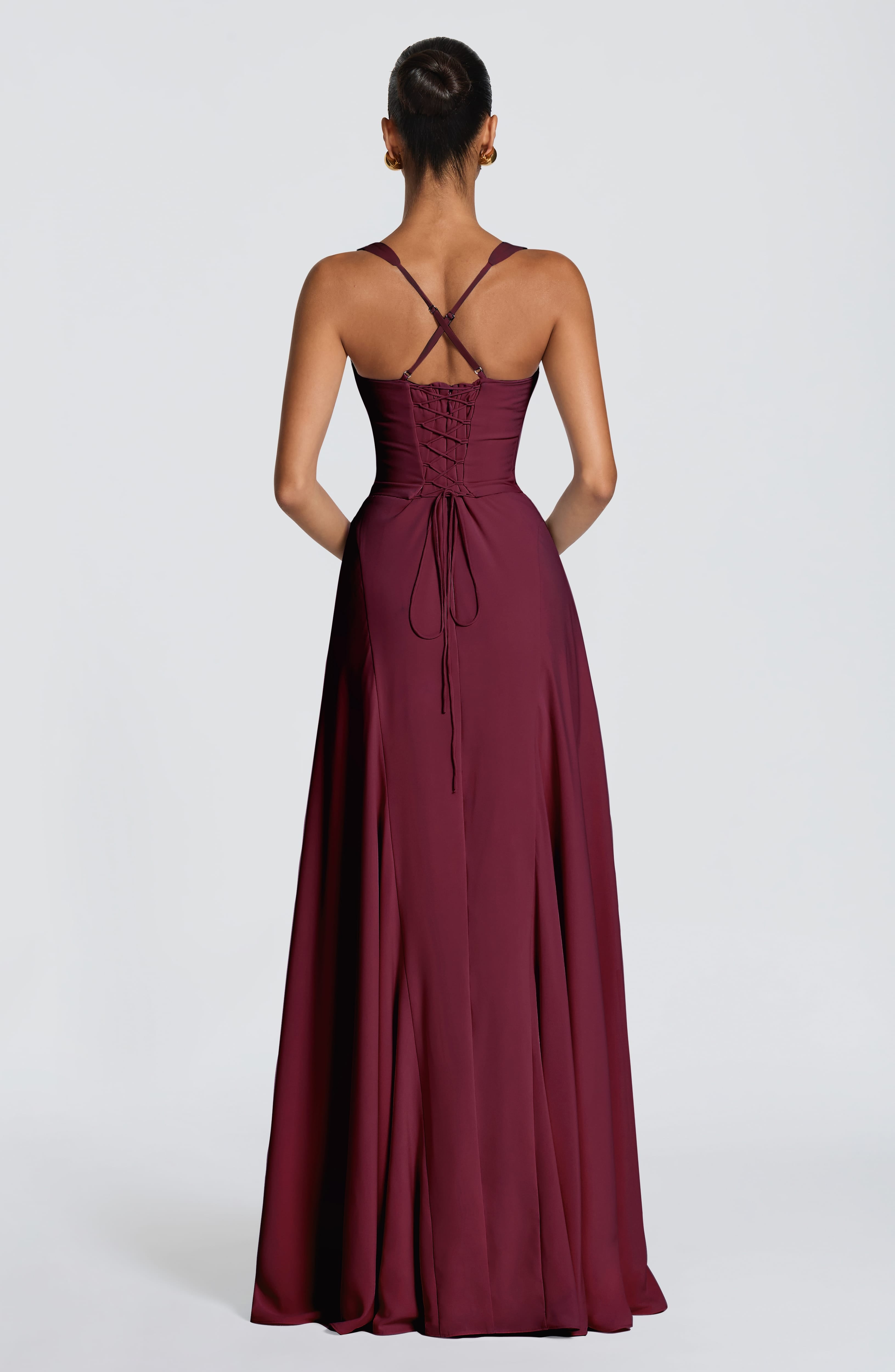 Irie Plissiertes Maxi-Abendkleid zum Schnüren – Cherry Lacquer